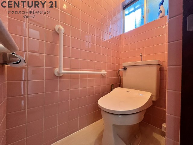 トイレ　ウォシュレット付き