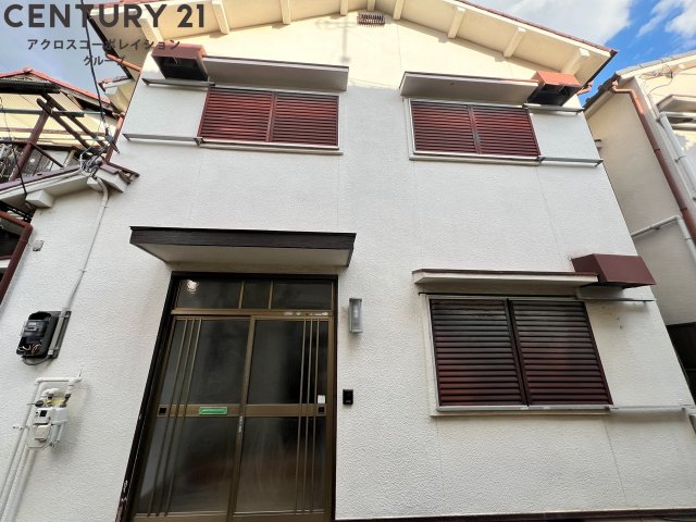 建物外観　モニター付きインターホンあり