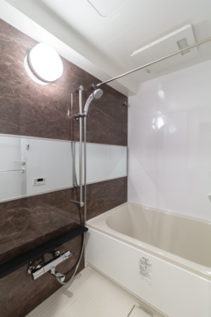 バス・シャワールーム　※写真は同タイプ住戸です。