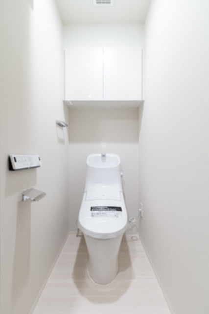 トイレ　※写真は同タイプ住戸です。