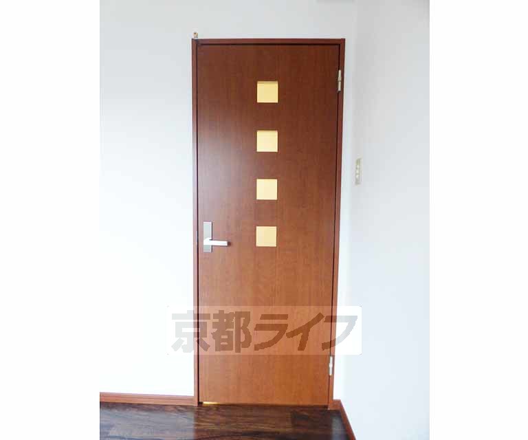 その他設備　しっかりしたドア