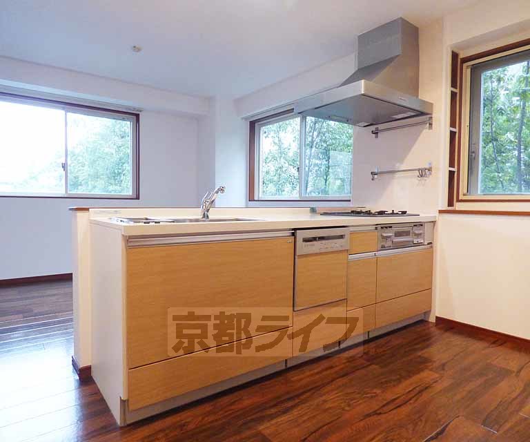 キッチン　大きなカウンターキッチン