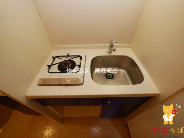 キッチン　「ただの部屋探しじゃない。“あなたの暮らし”探しです。」