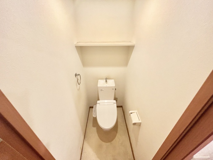 トイレ　※退去予定の為、同タイプ他号室の写真です