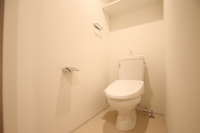 トイレ　※別室の参考写真の為、現況優先です。