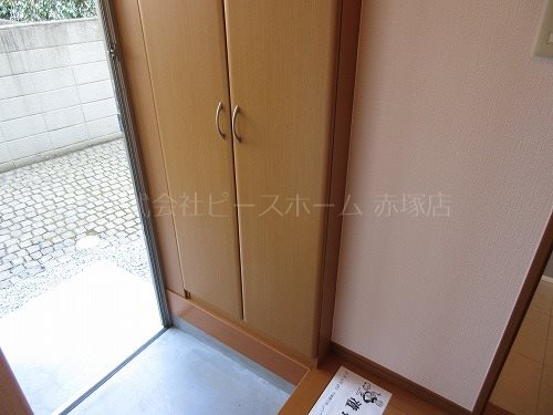 玄関　※別号室参考写真