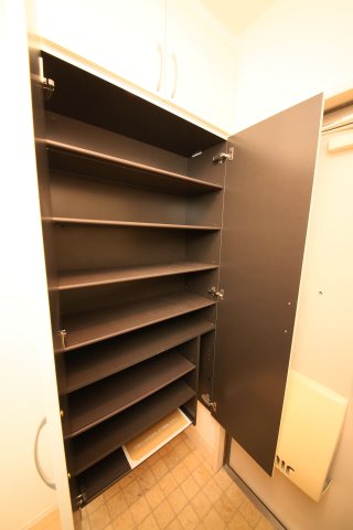 収納　別部屋反転間取りのお写真となります。