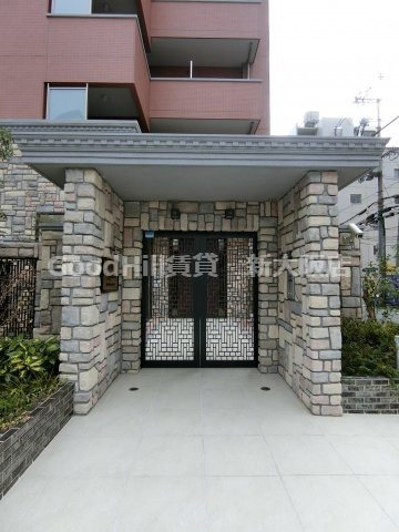 エントランス　スプランディッド新大阪キャトル