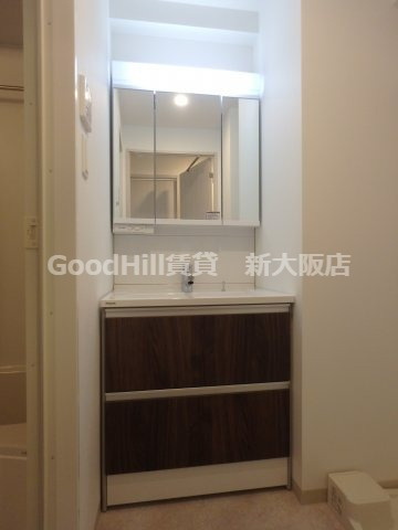 洗面設備　スプランディッド新大阪キャトル