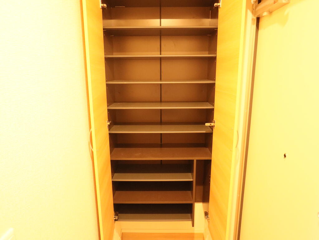 玄関　シューズボックス