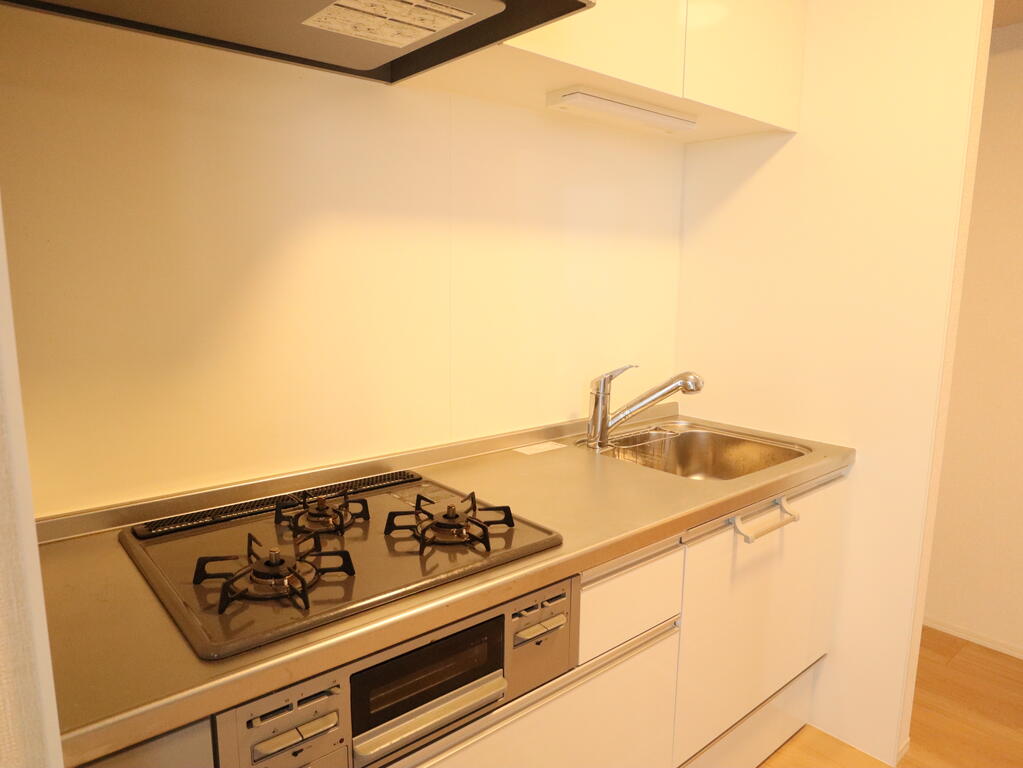 キッチン　システムキッチン　ガスコンロ3口・グリル