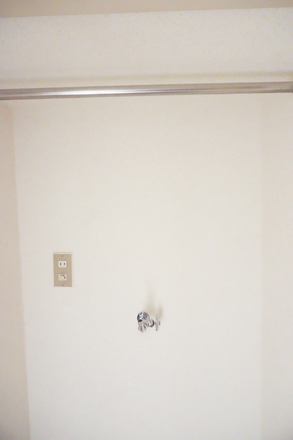 その他　パイプハンガーがあるのでたたまず衣類を掛けることができます♪