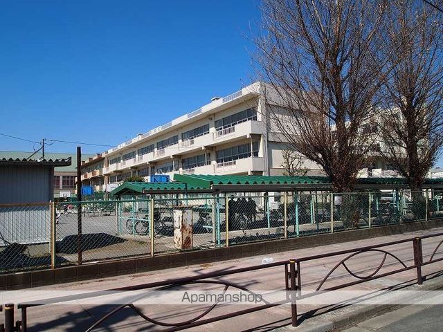 中学校　八潮市立大原中学校（中学校）まで682m