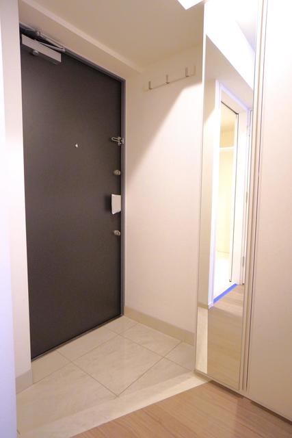 玄関　※写真は同タイプ住戸です。