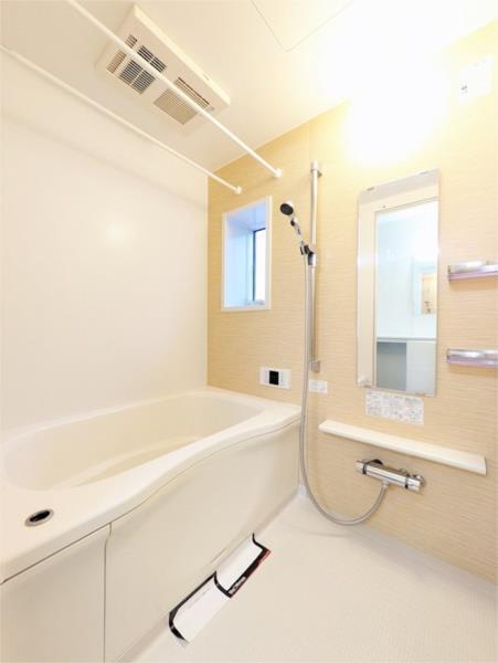 バス・シャワールーム　追い焚き・浴室乾燥機付き