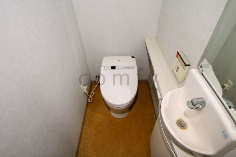 トイレ　ウォシュレ付きトイレ