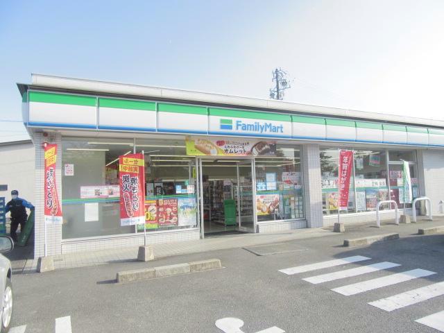 コンビニ　ファミリーマート鈴鹿桜島二丁目店（コンビニ）まで563m
