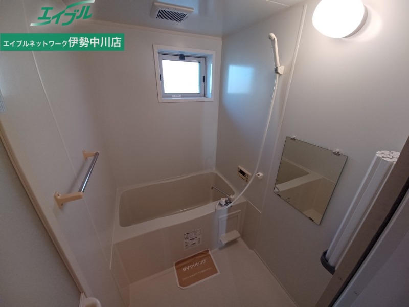 バス・シャワールーム　同物件別室反転タイプ画像