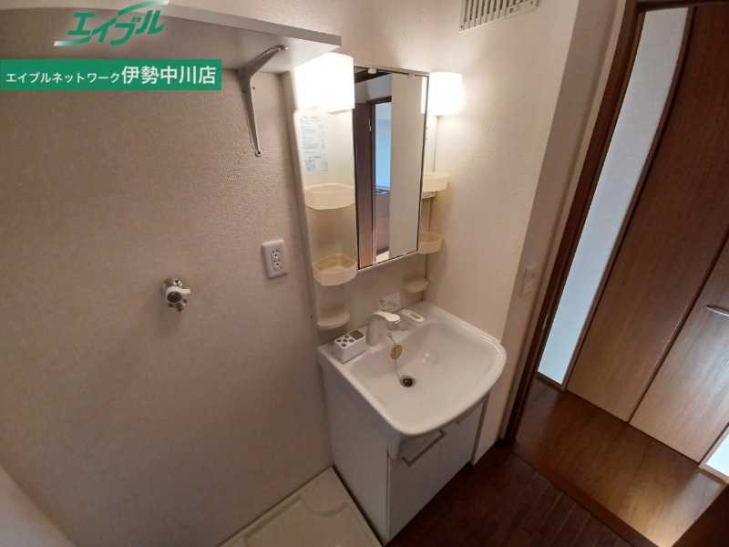 洗面設備　同物件別室反転タイプ画像