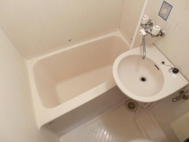 バス・シャワールーム　ホテルライクなユニットバス