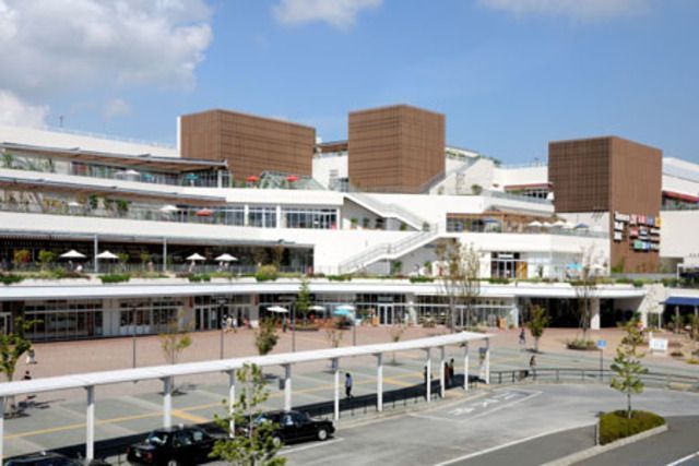 ショッピングセンター　テラスモール湘南（ショッピングセンター）まで2000m