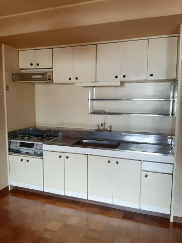 キッチン　現況が相違する場合は現況を優先致します。