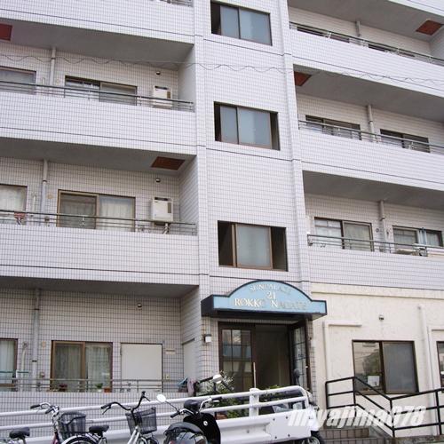 エントランス　ゆとりのあるエントランスです