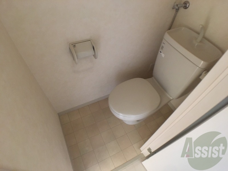 トイレ　こちらはトイレです。清潔感があり、安心して使用できます。