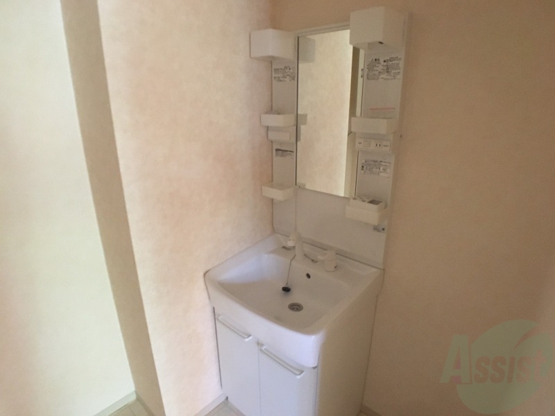 洗面設備　シャンプードレッサー。身支度はここでばっちり。