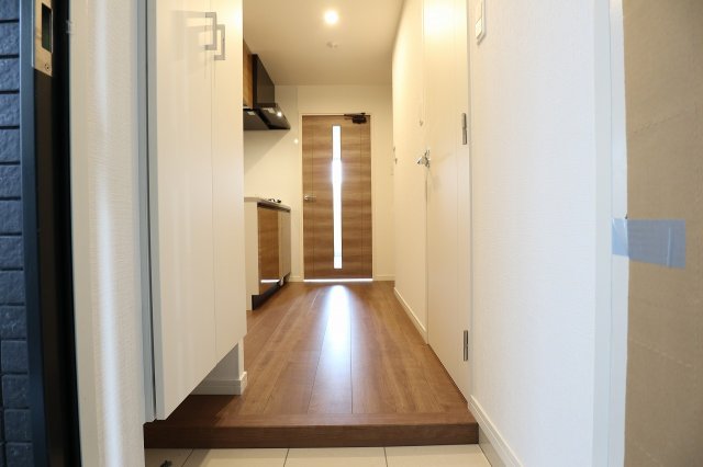 玄関　別号室のものになります。現状優先。