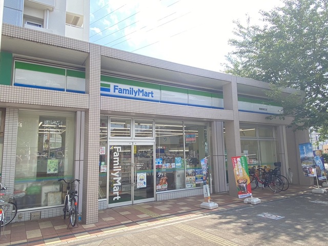 コンビニ　ファミリーマート（コンビニ）まで470m
