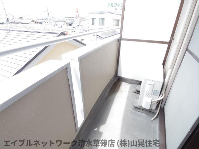 バルコニー　バルコニーからの眺めを楽しみながら食事をしませんか