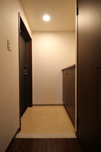 玄関　同物件別号室のものです。