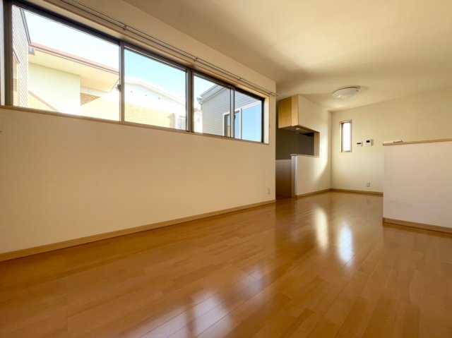 居室・リビング　退去前のため現況を優先します