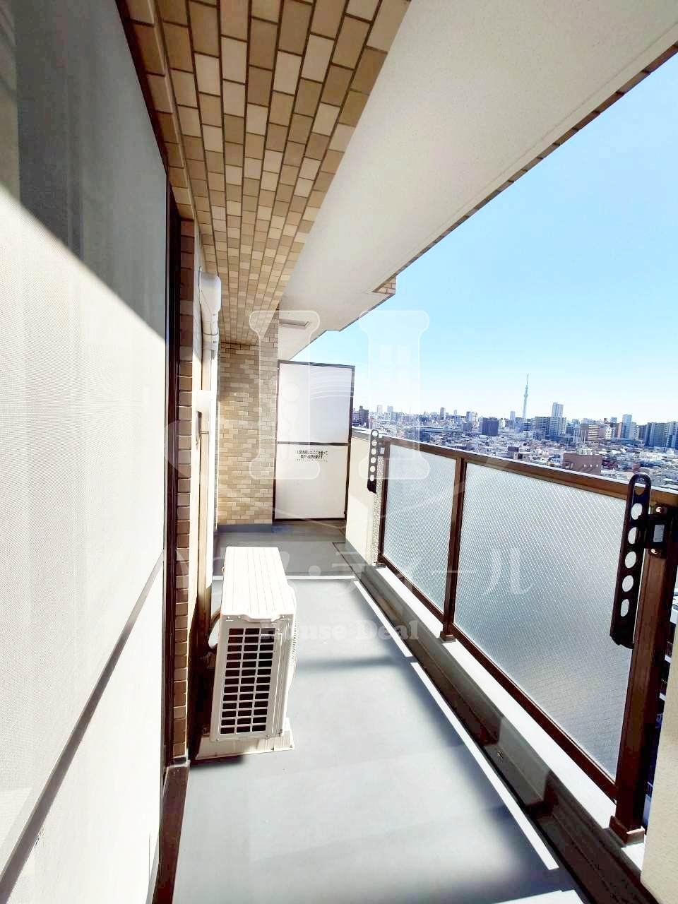 バルコニー　お洗濯にも便利なバルコニー付き