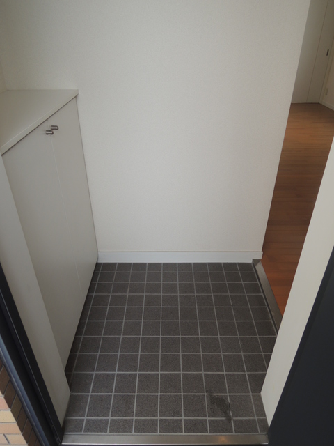 玄関　弊社は都内全域の物件をご紹介可能です！