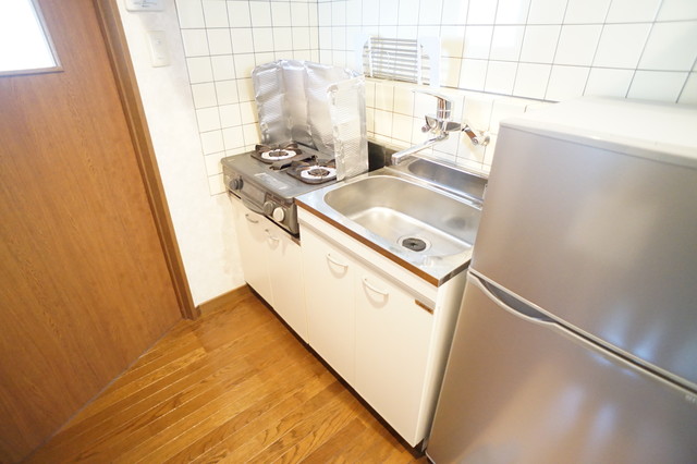 キッチン　※同マンション別部屋の参考写真です。