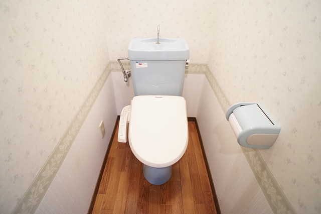 トイレ　※同マンション別部屋の参考写真です。