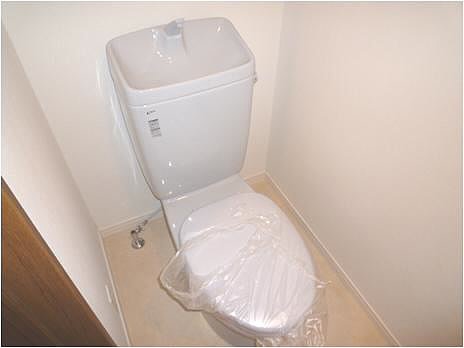 トイレ　別号室の参考写真となります