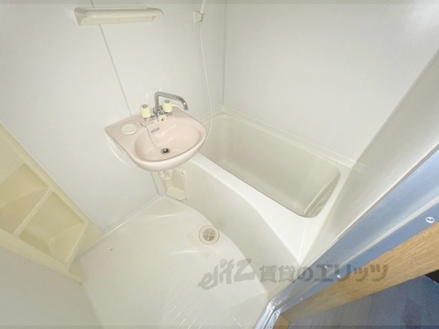 バス・シャワールーム　バス