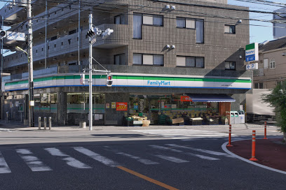 コンビニ　ファミリーマート あぶらや給田三丁目店（コンビニ）まで448m