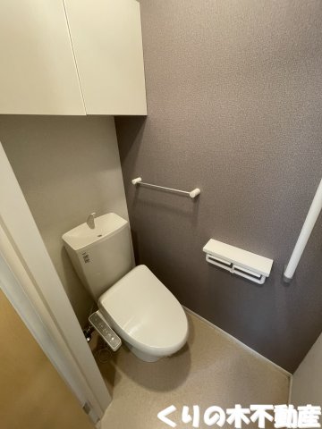 トイレ　反転タイプのお部屋です（現況を優先します）