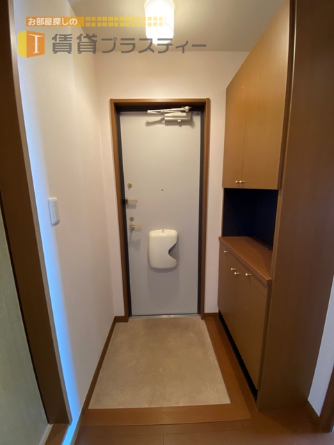 玄関　シューズボックスあります