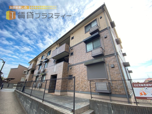 建物外観　ゆったり６０平米越えのファミリータイプ