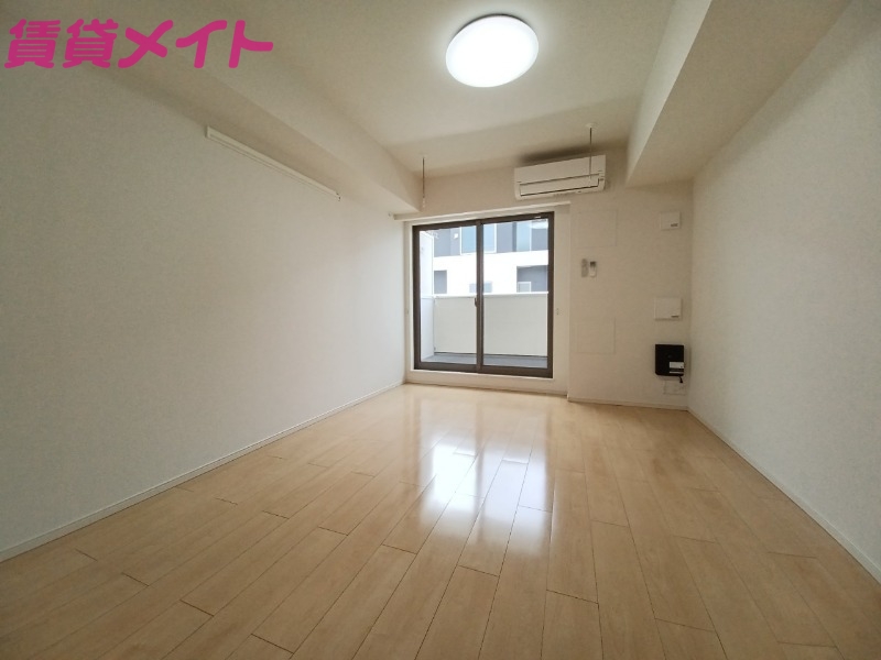 居室・リビング　別部屋参考写真です