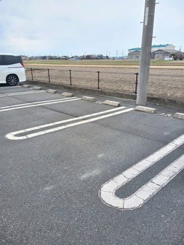 駐車場　駐車スペースもあります
