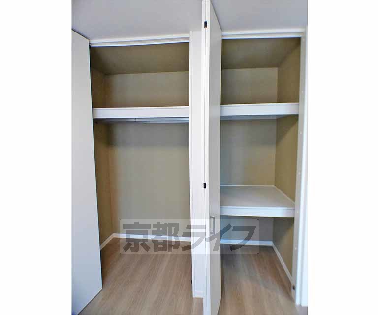 収納　天井高で大容量のクローゼットです。