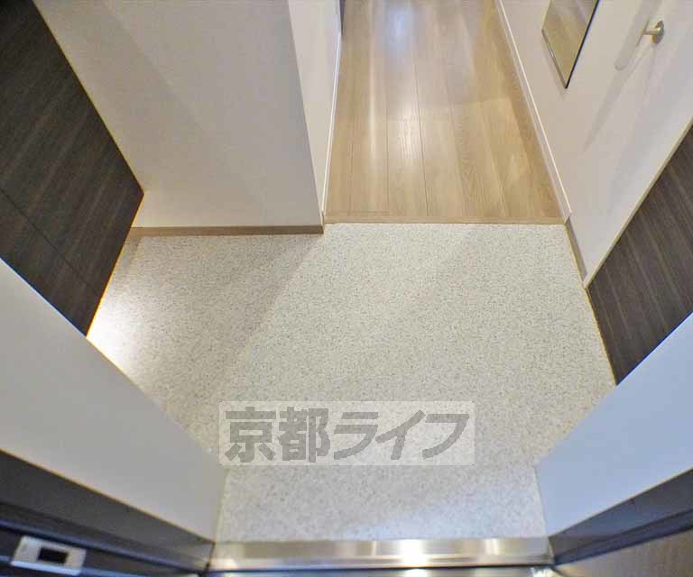 玄関　段差が低くて上がりやすい玄関です。