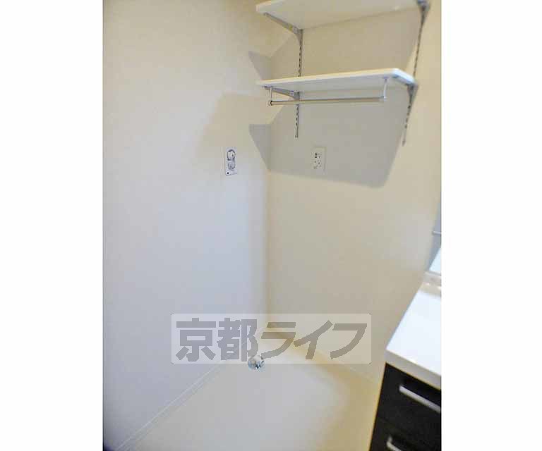 その他設備　洗濯機置き場は脱衣場にあります。