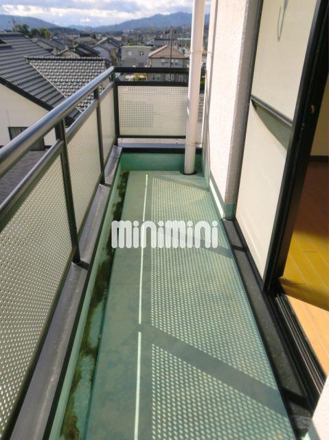 バルコニー　南向きで日当たり良好のベランダです。